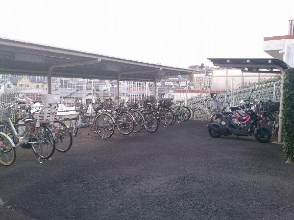 Local appearance photo. Bicycle-parking space