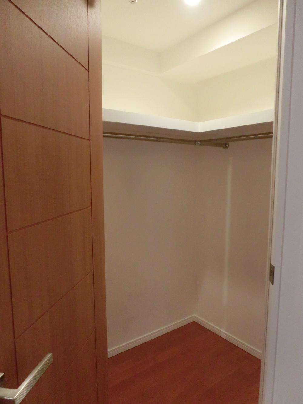 Receipt. Walk-in closet