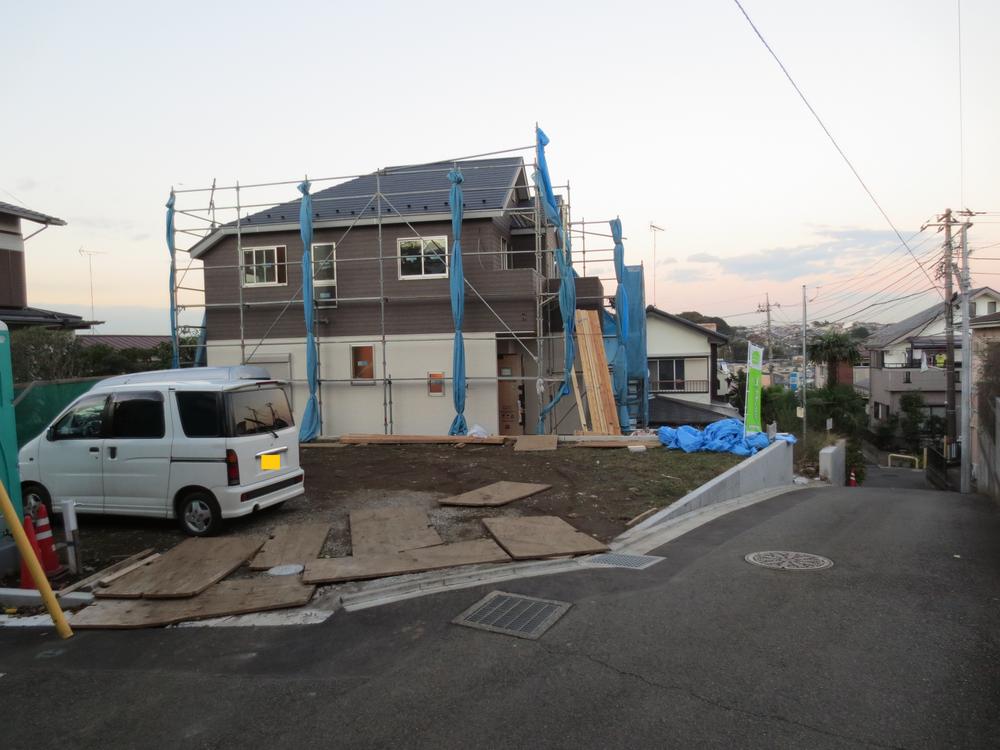 Local photos, including front road. Local (11 May 2013) Shooting