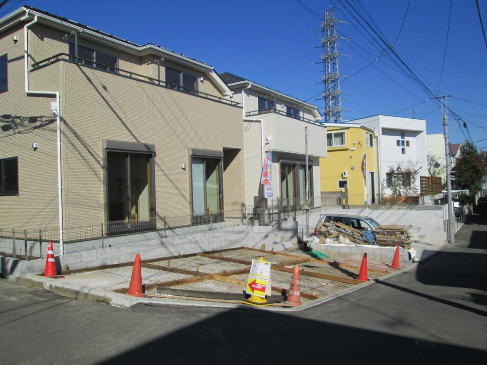 Local photos, including front road. Nearing completion of local photos