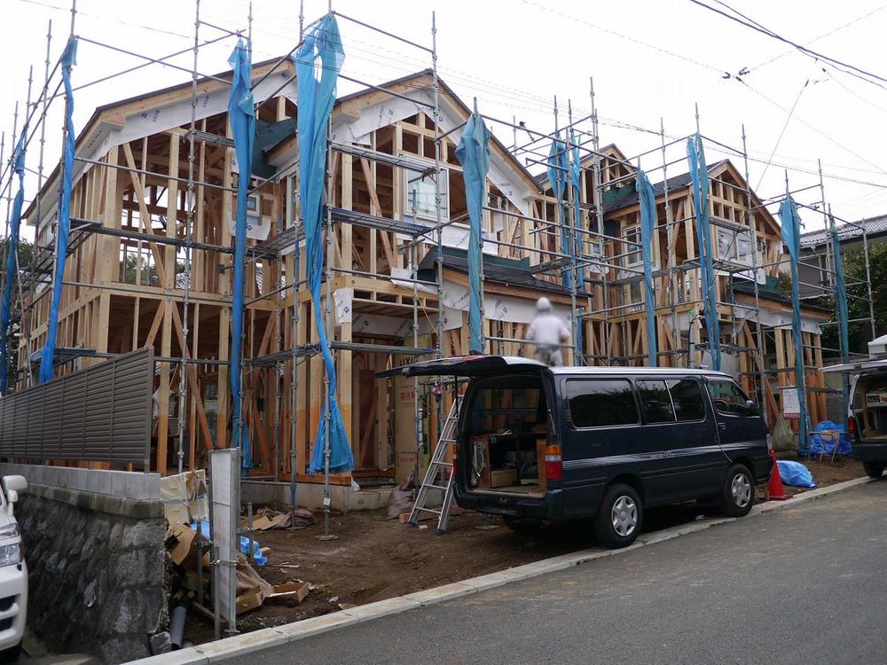 Local photos, including front road. There is a land area more than 42 square meters in a quiet residential area of ​​Tamagawa Gakuen Station walk 17 minutes. Wide span balcony and storage is also abundant.