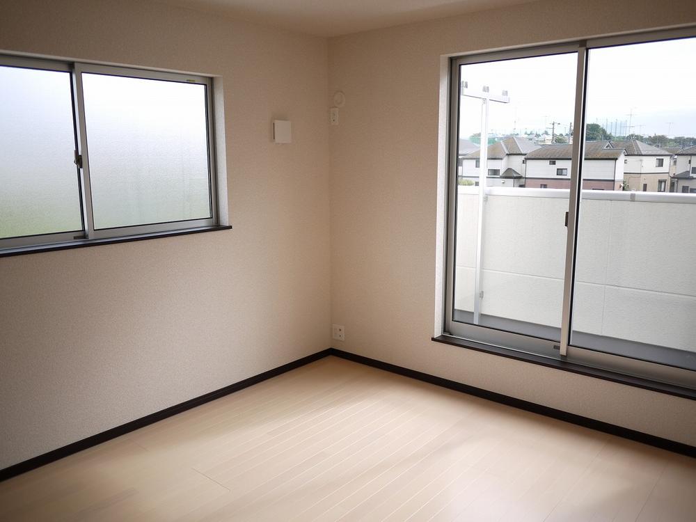 Same specifications photos (Other introspection). (