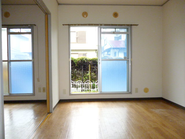 Living and room. DK
