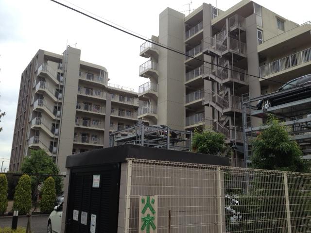 Local appearance photo. Local (06 May 2013) Shooting