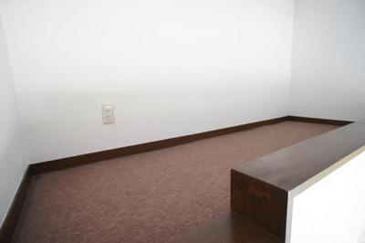 Other room space. It is also recommended to the one with a lot of luggage with a loft. 