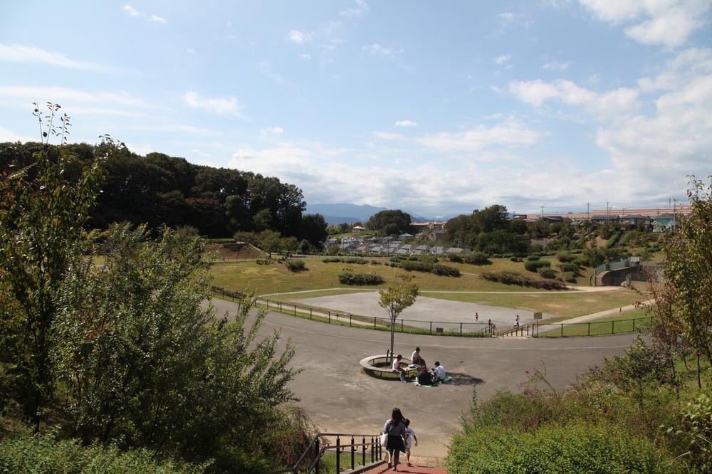 park. 550m up to three tree first mountain park (5 minutes walk)