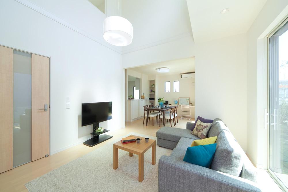 Living.  ■ Living dining bright a blow-living ・ Dining, Family will be the favorite gathering place in nature. Sale already dwelling unit (August 2013) Shooting