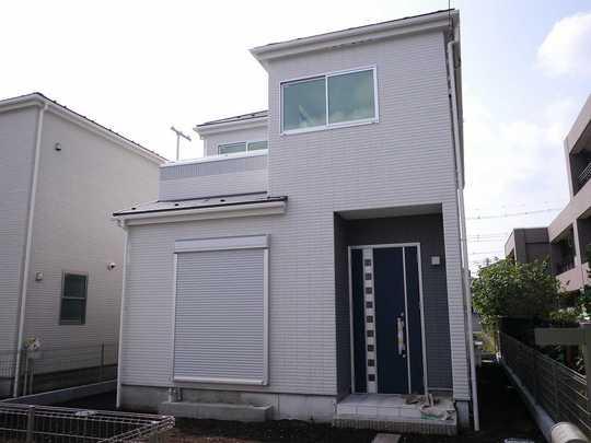 Local appearance photo. Of more land area all building 50 square meters is a spacious house. There supermarkets commercial facility number within a 3-minute walk to life is also convenient.