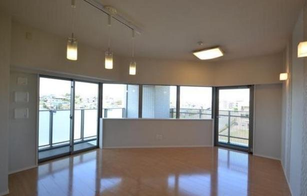 Living. Indoor (10 May 2013) Shooting