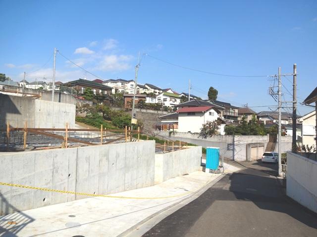 Local photos, including front road. Adjacent road