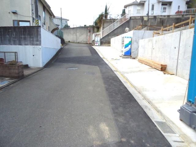 Local photos, including front road. Adjacent road