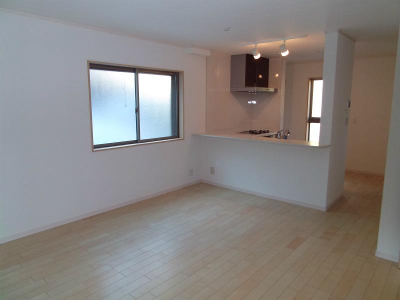 Living. 7 Building Indoor (12 May 2013) Shooting