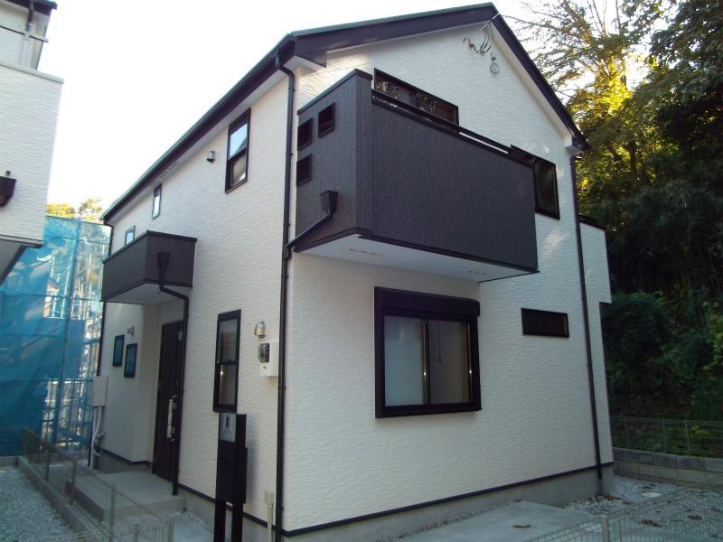 Local photos, including front road. 8 Building