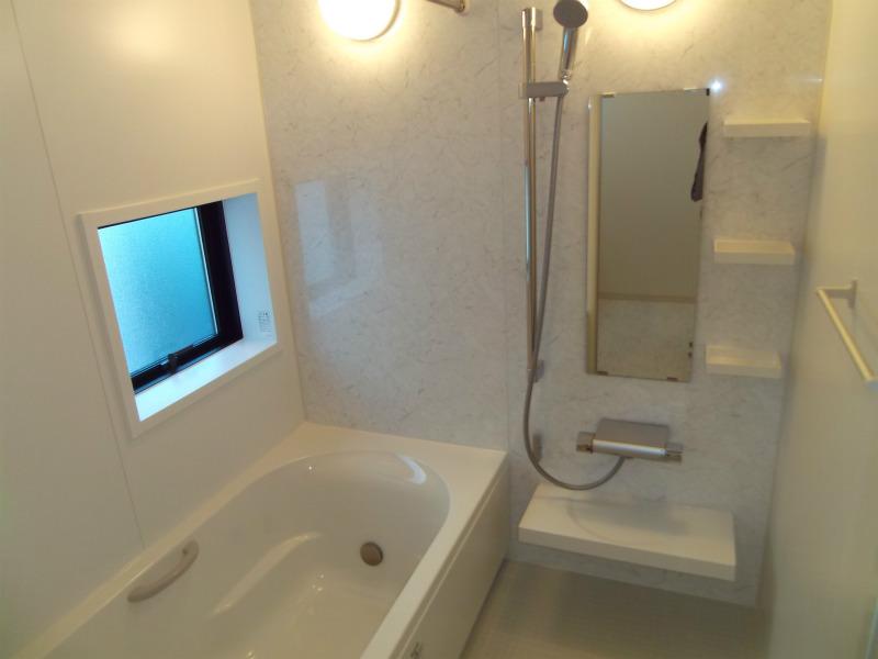 Bathroom. 8 Building