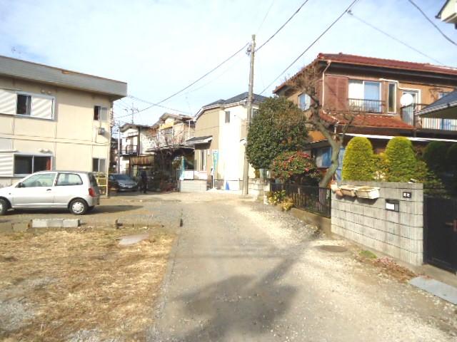 Local photos, including front road. Adjacent road was blessed with a quiet environment