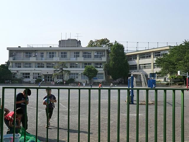 Primary school. 589m until Machida Minami first elementary school