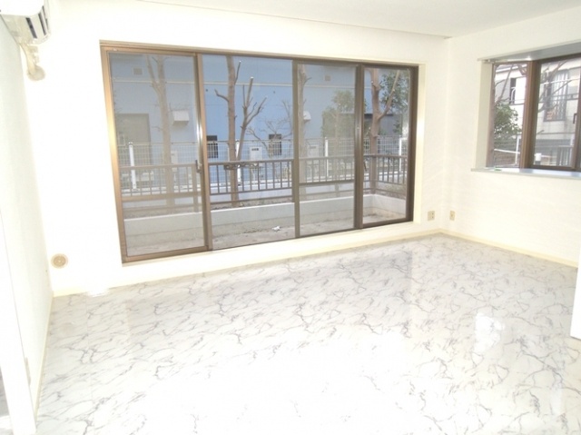Living and room