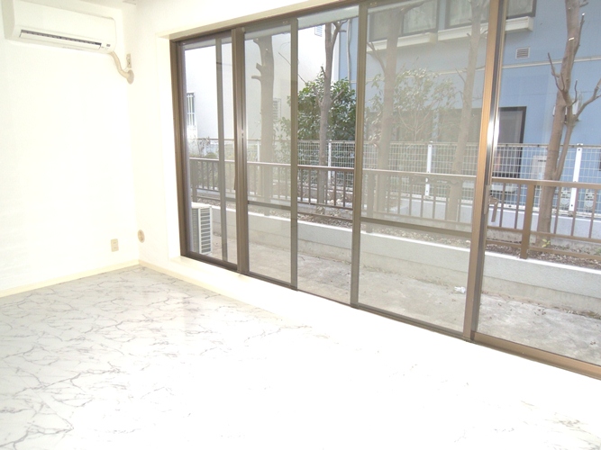 Living and room