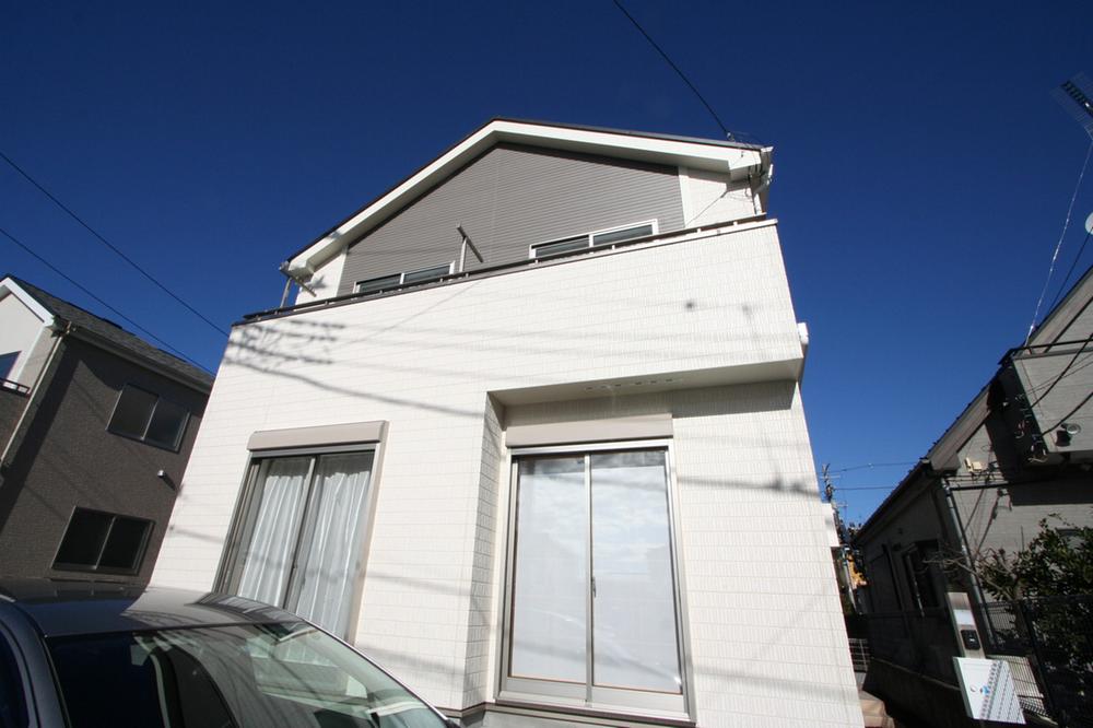 Local appearance photo. Local (12 May 2013) Shooting