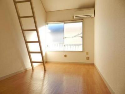 Living and room. All-season comfort in air-conditioned rooms