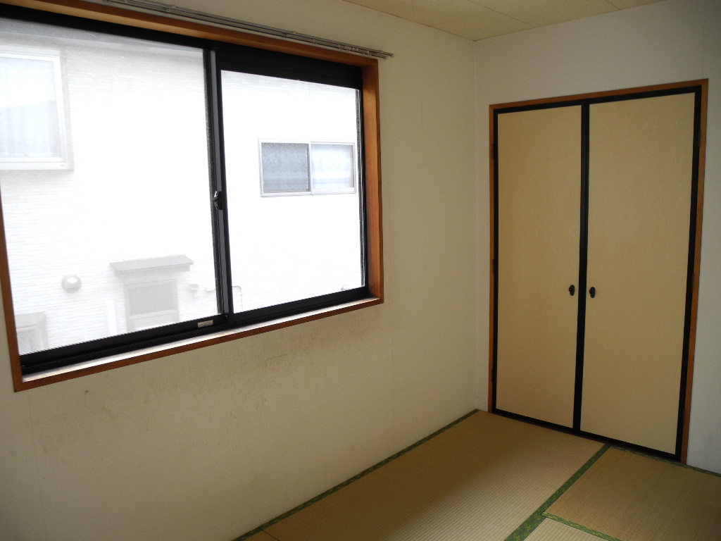 Living and room. Japanese-style room 6 quires