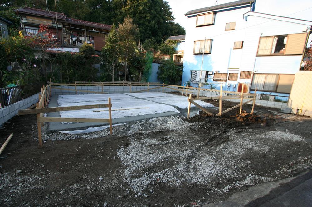 Local photos, including front road. Local (11 May 2013) Shooting