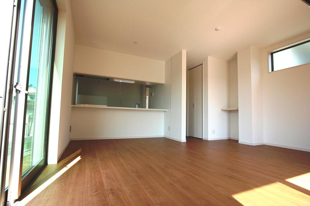 Living. Local (10 May 2013) Shooting