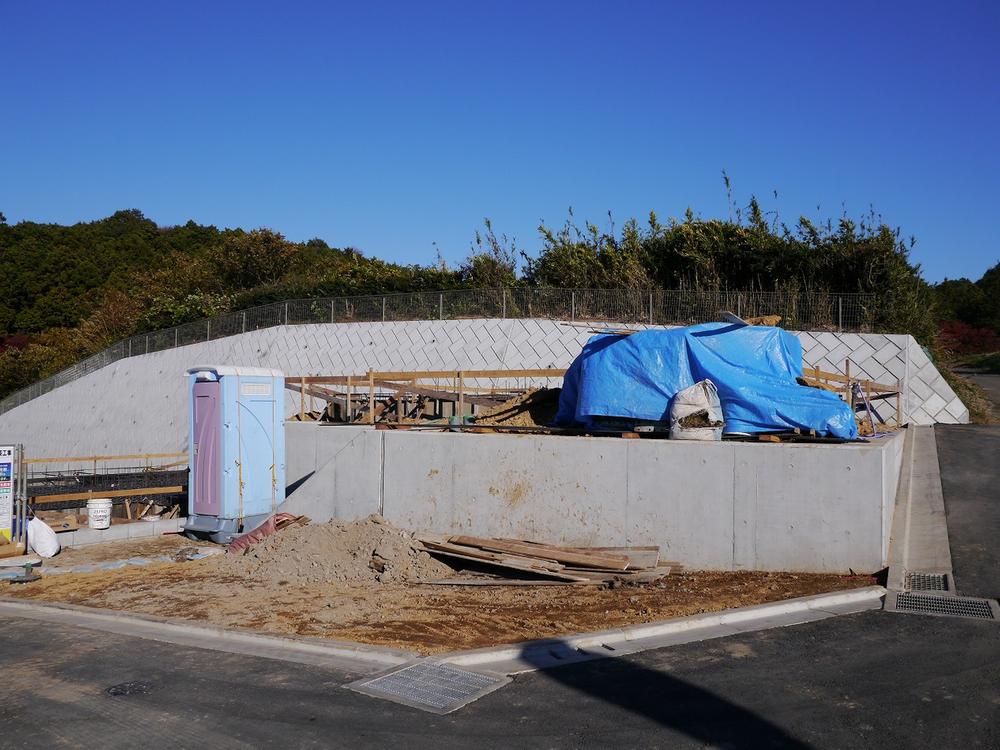 Local appearance photo. Many is the environment that was also suitable for raising children also commercial facilities and educational facilities, such as a super in the large-scale development subdivision of a quiet residential area.