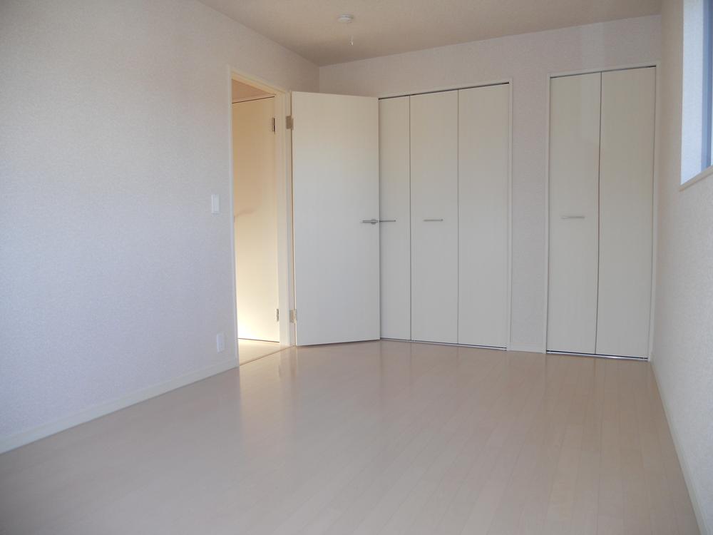 Non-living room. Indoor (12 May 2013) Shooting