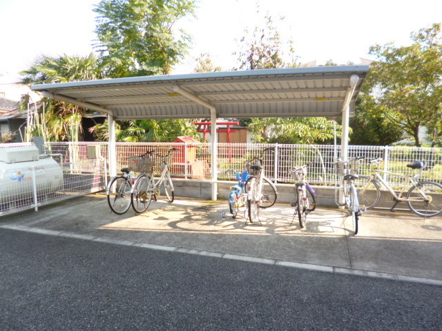 Other common areas. ☆ Bicycle-parking space ☆