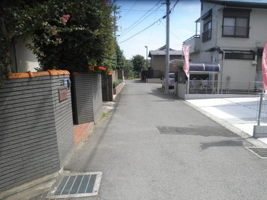 Local photos, including front road. Frontal road