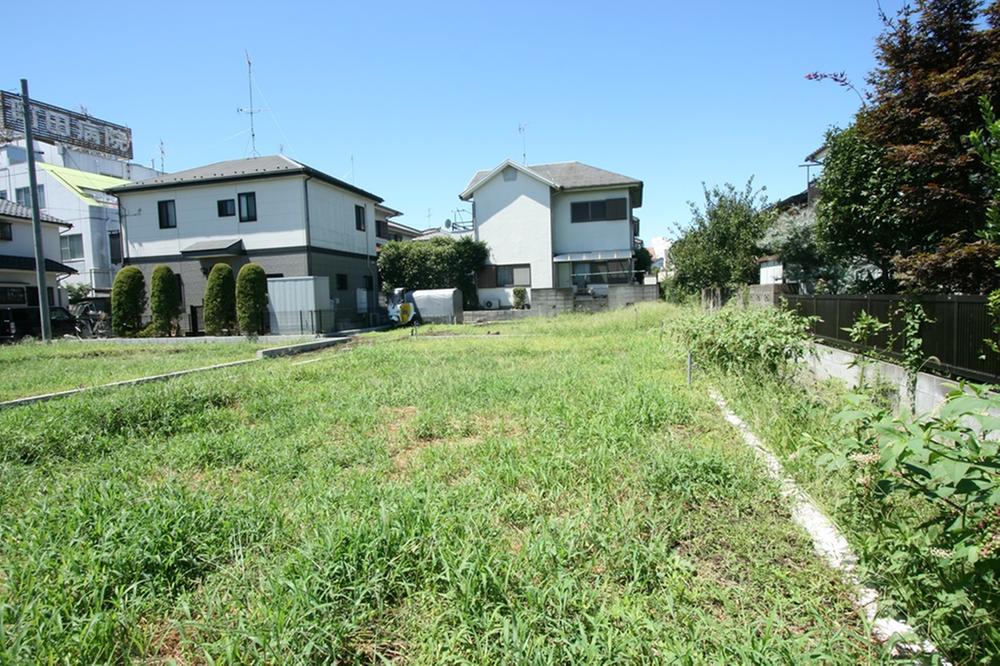 Local appearance photo. Building 2