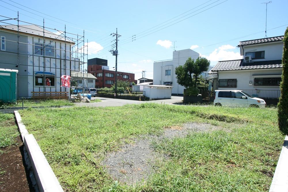 Local appearance photo. 5 Building