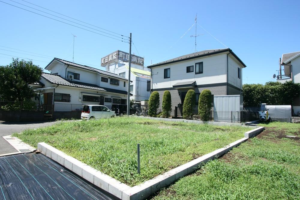 Local appearance photo. 5 Building