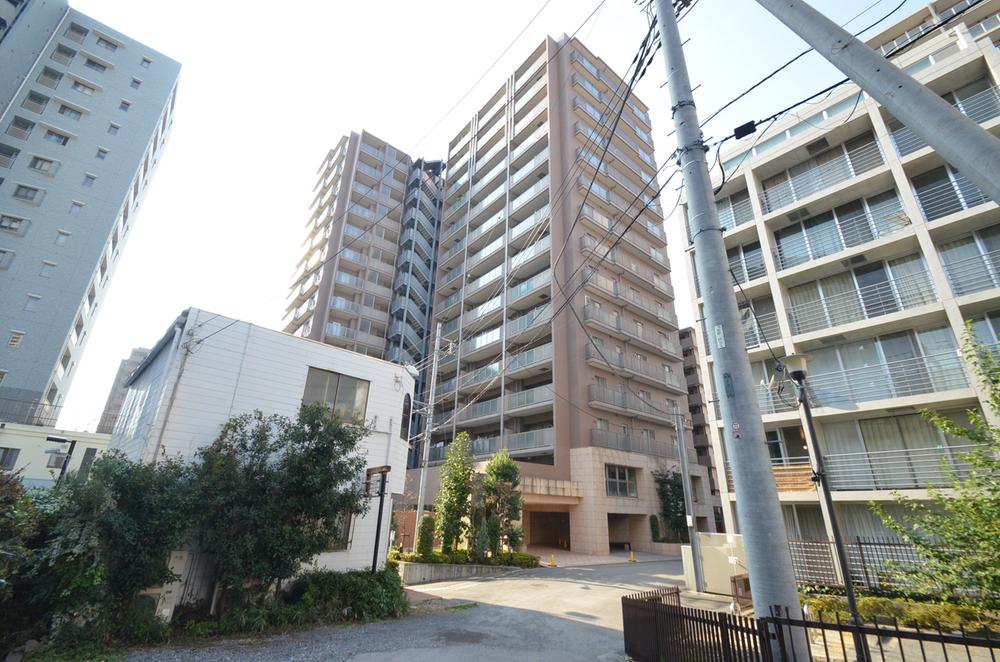 Local appearance photo. Local (11 May 2013) Shooting