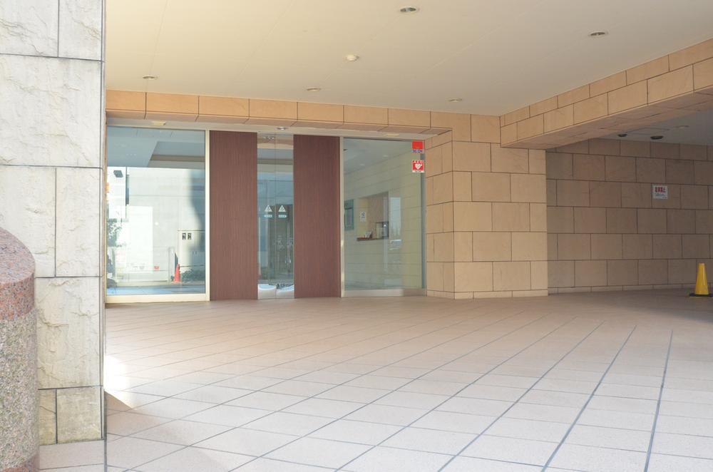 Entrance. Common areas
