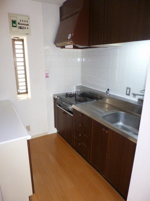 Kitchen. ☆ There is a small window in the kitchen ☆