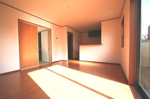 Same specifications photos (living). Same specifications