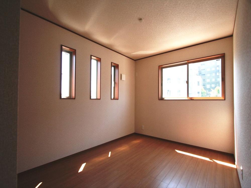 Same specifications photos (Other introspection). Same specifications