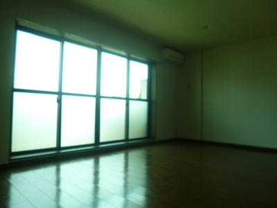 Other room space. ☆ Good day in the large windows ☆
