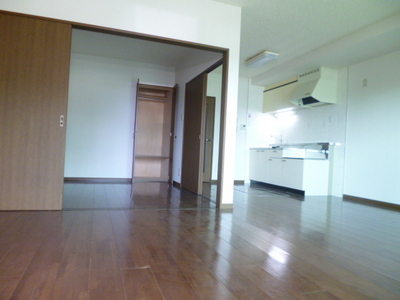 Living and room. ☆ Spacious living room ☆