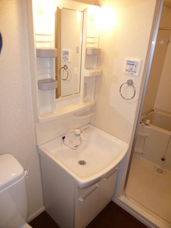 Washroom. ※ Room 101 model room photo