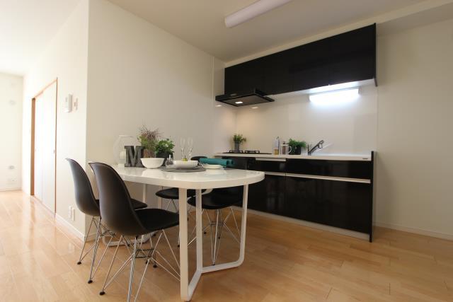 Same specifications photos (living)