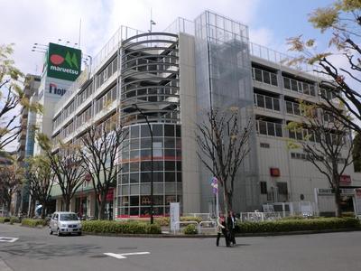 Supermarket. 1100m to Gourmet City (Super)