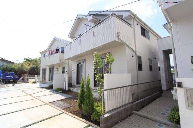 Local appearance photo. Children is also safe in a small quiet residential area of ​​the car street.