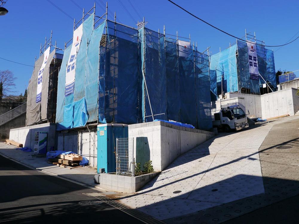 Local appearance photo. It is also a good per sun per terraced whole building south in a quiet residential area of Tamagawa Gakuen Station walking distance.