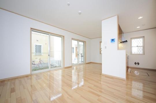 Same specifications photos (living). ( Building) same specification