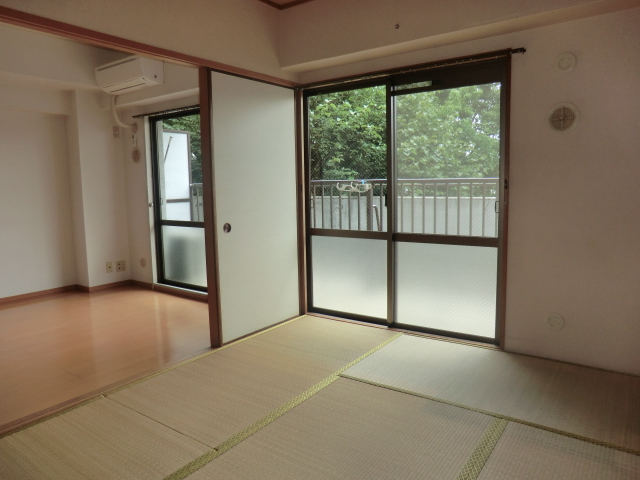 Living and room