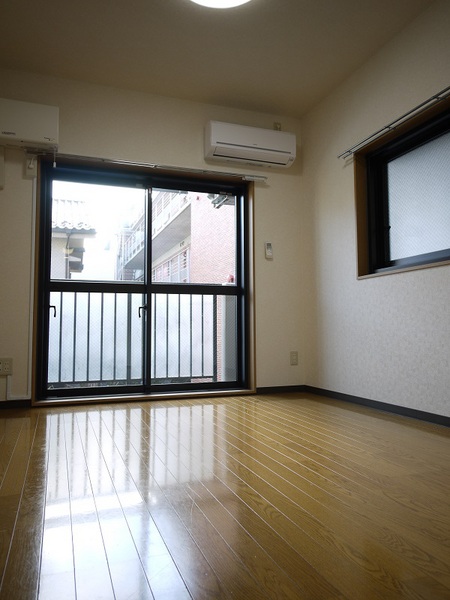 Living and room