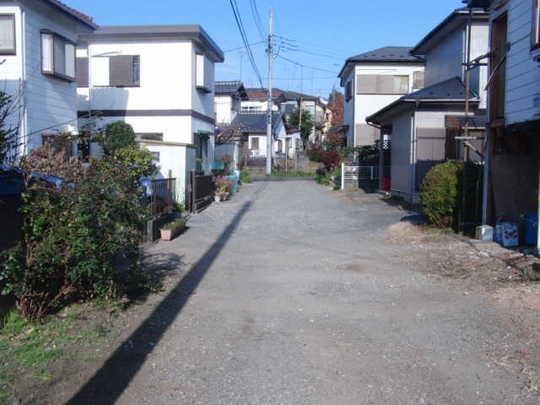 Local photos, including front road. Frontal road